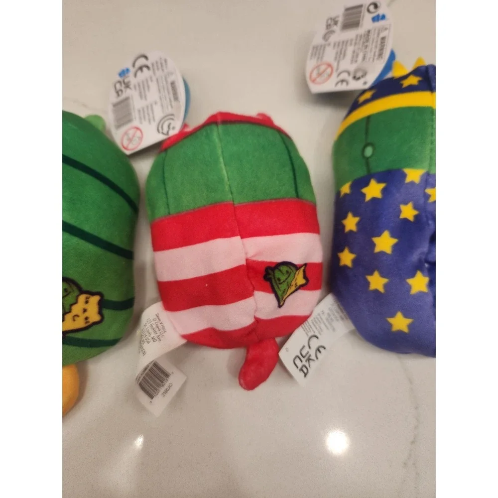 Lot of 3 Cats vs.‎ Pickles